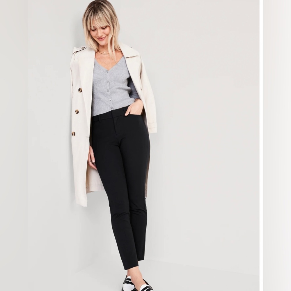 Black Old Navy Neverfade stretch Pixie Ankle pants